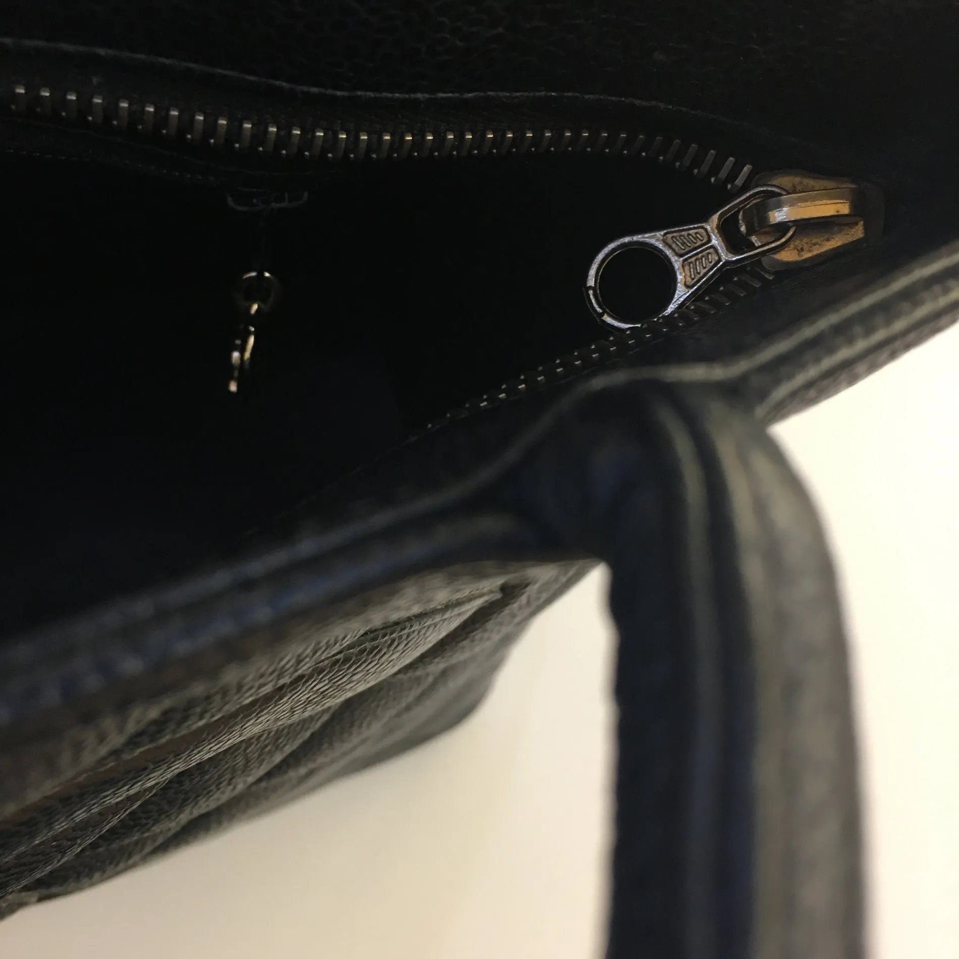 CHANEL Medaillon Handbag in Black Leather