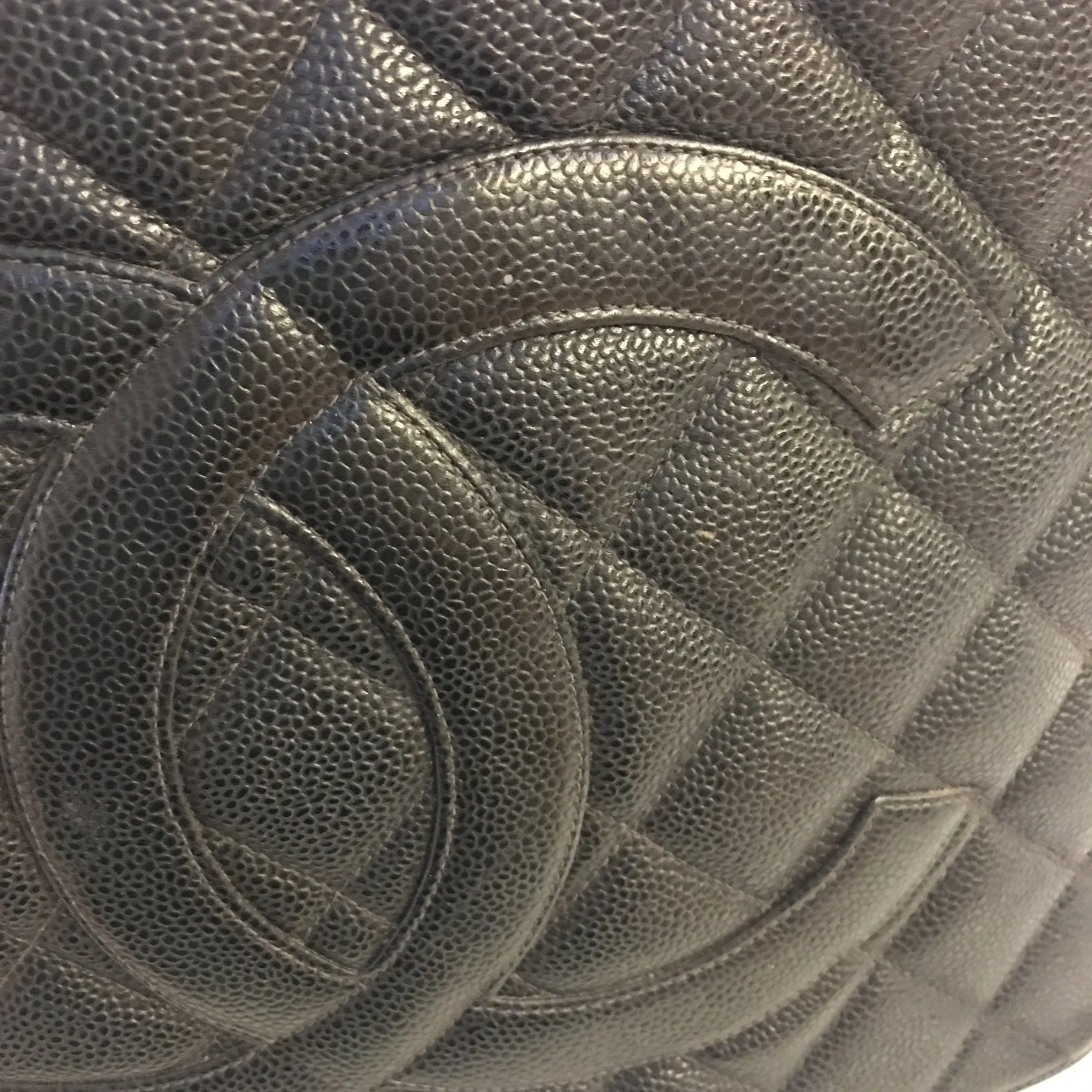 CHANEL Medaillon Handbag in Black Leather
